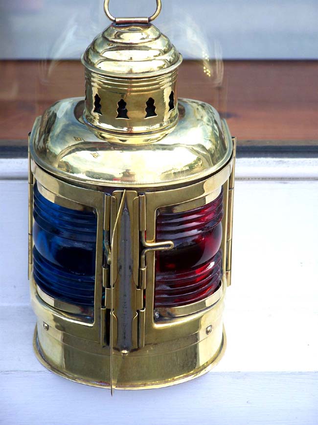 A Fine Combination Port and Starboard Running Light with Original Burner circa 1910 — image 2